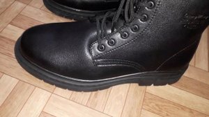 Как заклеить подошву обуви за 3 Секунды!