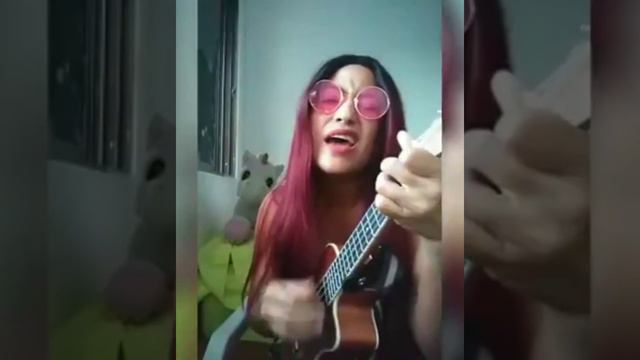 Carolina Dubois - Last Resort (Papa Roach Ukulele cover) смотреть онлайн