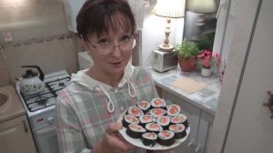 Хроника в городе. Декабрь 2023 года. Первый опыт делаю роллы.. Красиво и вкусно.