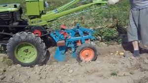 Тяжелый мотоблок Кроссер и картофелекопалка из Чебоксар