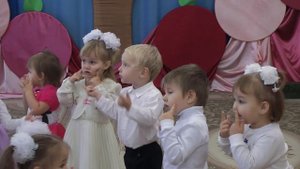 Игра "Солнышко и дождик" на осеннем утреннике 2016  в яслях  Муз  рук  Максюта Г  В