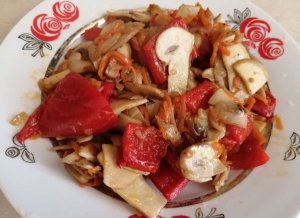 Грибы шампиньоны жареные с овощами. Рецепт приготовления очень простой