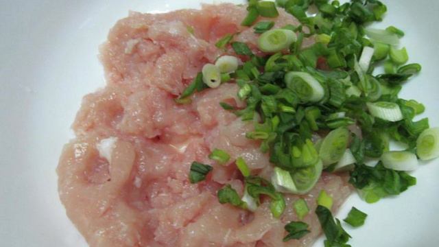 Булочки с мясной начинкой