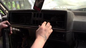 СНИМАЕМ ТОРПЕДУ НА VOLKSWAGEN GOLF MK2/ЛОМАЕМ ВСЁ!!!