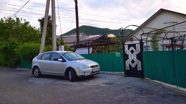 ?ЛАЗАРЕВСКОЕ СОЧИ.Гуляю от центра до ул.Шевченко 13, на "Церковную горку!. Дом Сан -Тропе!