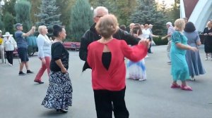 ЗА РУКУ В РАЙ ПОВЕЛА! ТАНЦЫ ХАРЬКОВ УКРАИНА ОКТЯБРЬ 2023 #dance #kharkiv