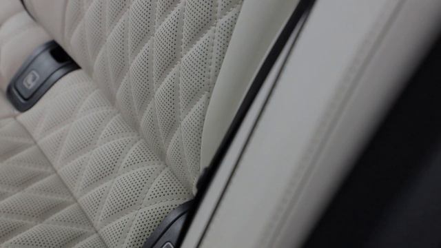 Перетяжка в натуральную белую кожу в стиле Designo - Mercedes  E-класс [ПЕРЕТЯЖКА E-CLASS 2021]
