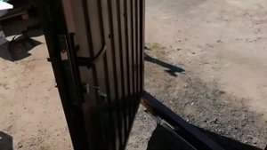 Откатные ворота с встроенной калиткой.