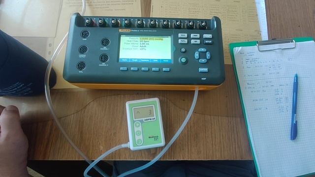 Как проверить правильность показаний автоматического тонометра и суточного монитора по НИАД. смотреть онлайн