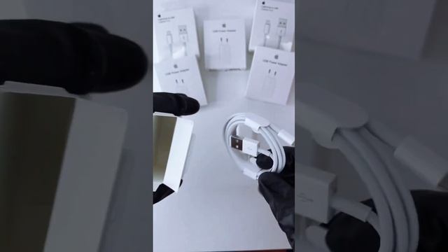 Кабель Apple Lightning/USB (1 м) / Сетевое зарядное устройство Apple USB. смотреть онлайн