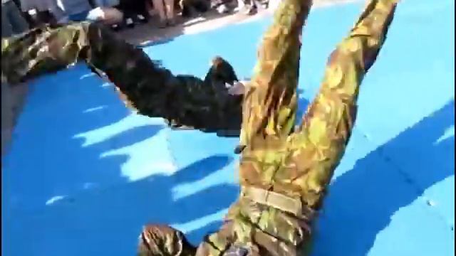 Девушка Брюс Ли! Боевое кунг-фу и ММА "Пантера" Кременчуг №2 День Города смотреть онлайн