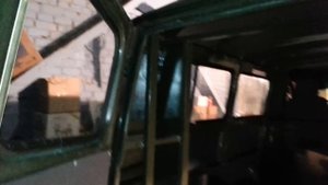 Звук закрывания задних дверей буханки.