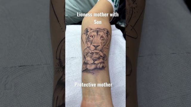 Lion mother son tattoo #tattoo #lion #mother #family смотреть онлайн