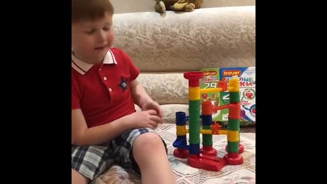 Строим конструктор bauer Весёлые гонки смотреть онлайн