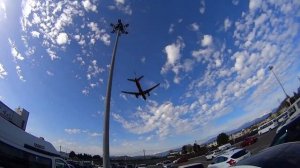 Низколетящий самолёт в Сочи! Захватывает дух!!!