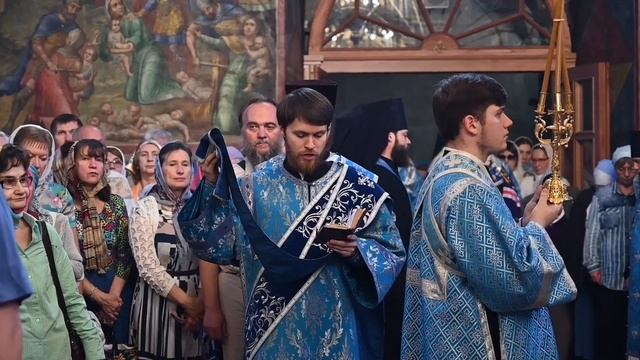 Видеокадры празднования в честь иконы Божией Матери Всецарица: Всенощное бдение