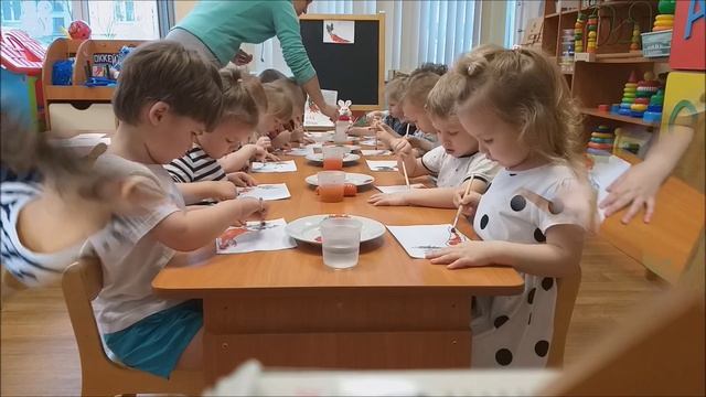 Занятие по рисованию "Морковка для зайчика"