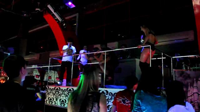 1 марта...клуб "QUEEN" смотреть онлайн