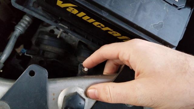 03 Chevy Trailblazer leveling the headlights смотреть онлайн