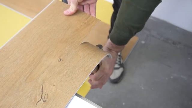 Полагане на винилови панели с минерална сърцевина от колекция Arbiton Liberal смотреть онлайн