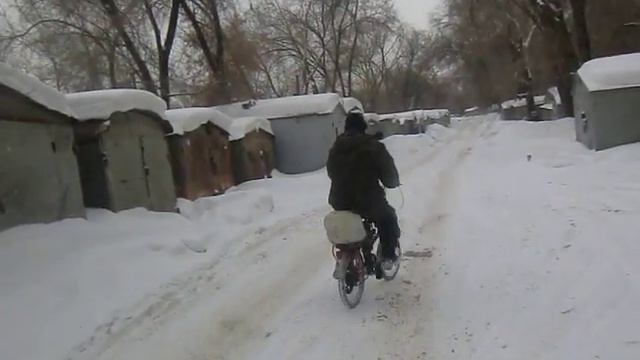 эксплуатация велосипеда Кама с двигателем Д-8 (зима) .AVI смотреть онлайн
