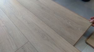 Показываю как укладывать ламинат с замками Uniclic