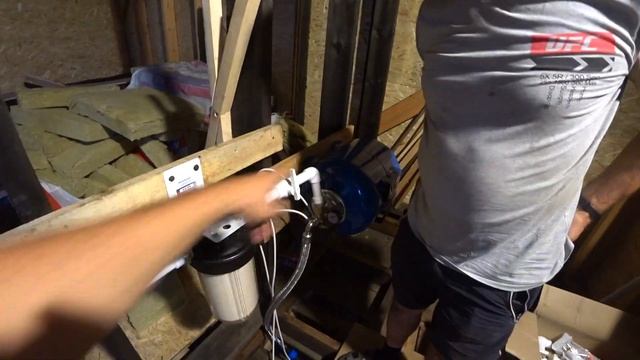 ПРОСТЕЙШАЯ СИСТЕМА ВОДОСНАБЖЕНИЯ ДОМА И УЧАСТКА ПОД ДАВЛЕНИЕМ / Узел ввода холодной воды из скважин