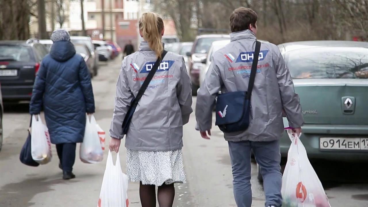 Волонтеры по всей стране готовы подставить плечо всем, кому тяжело