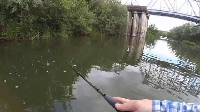 Клев щуки в жару. Рыбалка на красивой реке сплавом! смотреть онлайн