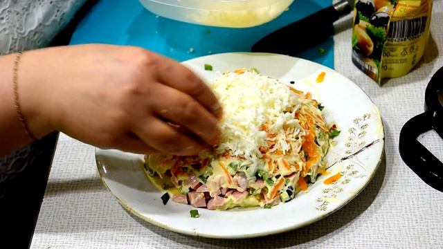 Своими руками делаем оригинальную закуску на стол. Салат ПОДСОЛНУХ