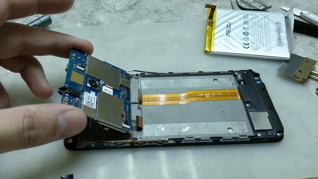 Meizu M5S РАЗБИТ В ХЛАМ. Замена дисплея. // Meizu M5s display replacement. смотреть онлайн