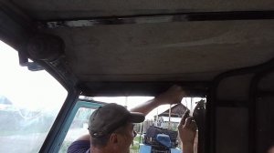 Продолжаем работу с ЛУАЗиком.   Одеваем тент.