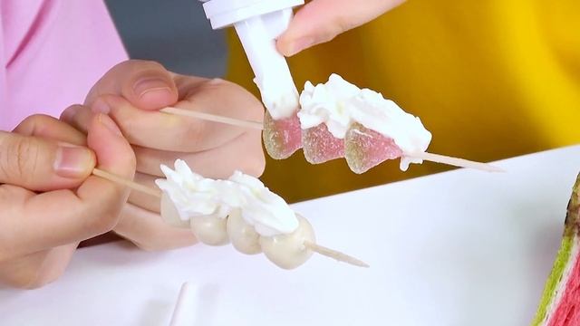 Мороженое Десерт Арбуз Mukbang DONA смотреть онлайн