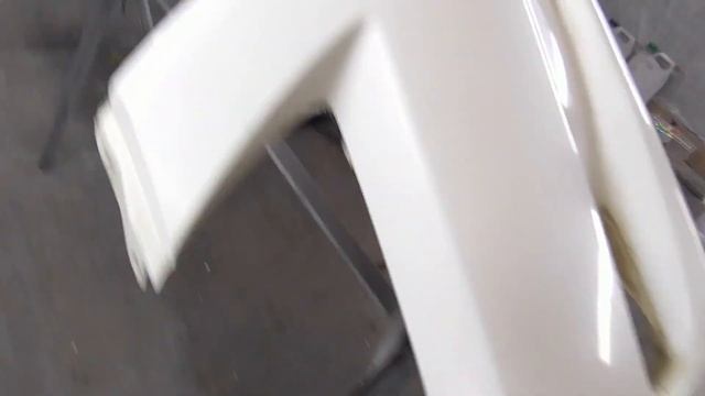 Toyota Corolla Axio, ремонт и покраска бамперов.