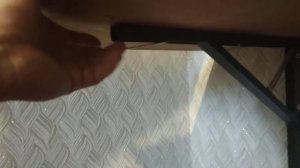 Откидной столик.