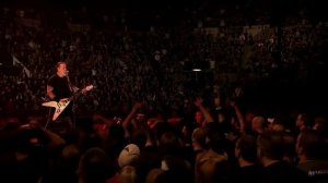 Metallica - Battery (live at Quebec but every time James says battery Lars plays polyrhythms)