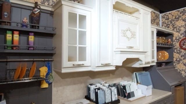 Присматриваю кухню. МЦ "Империя" Дмитровское шоссе 16 1б. Москва. смотреть онлайн