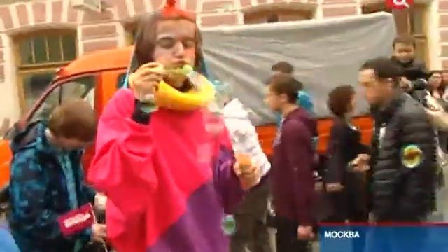 В Москве на Старом Арбате прошёл парад мыльных пузырей
