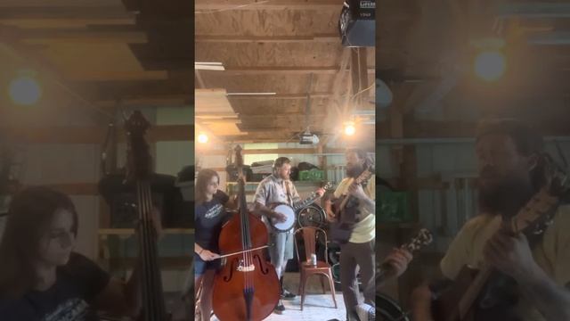 Git Along Little Yearlings смотреть онлайн