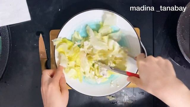 Салат Цезарь с курицей. Легкая версия салата цезаря. Салат на праздничный стол.