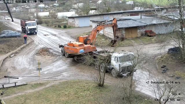 Hiwatch DS-I456 запись побега экскаватора смотреть онлайн