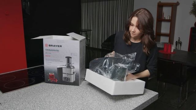 Распаковка центробежной соковыжималки BR1704 смотреть онлайн