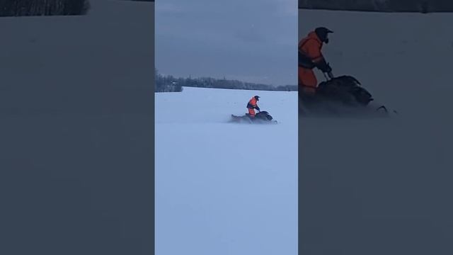 Прыгаем через дорогу???#mojayskie #brp #lynx #snowmobile #jump #scarymoments #shrots #rek