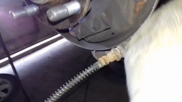 КИА Спектра замена троса привода стояночного тормоза. #АлексейЗахаров. #Авторемонт. Авто - ремонт смотреть онлайн