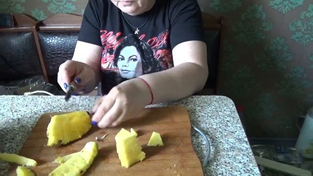 Ананас из Перекрестка/Как разделывать ананас/Pineapple смотреть онлайн