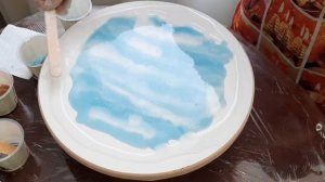 Часы из эпоксидной смолы и стеклянной крошки.