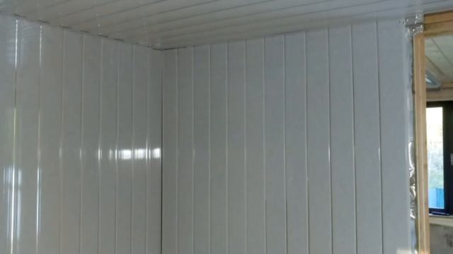 Отделка ПВХ панелями в помывочной бани.