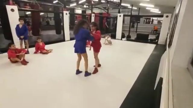 бросок через бедро смотреть онлайн