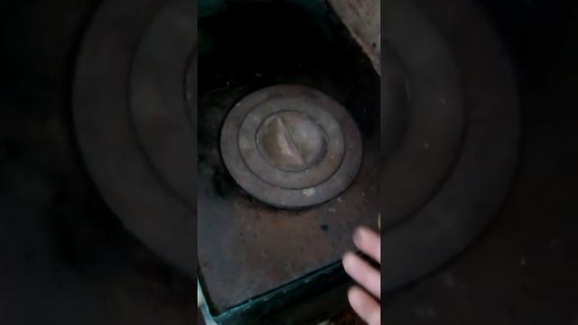 Котёл пыхает,стреляет при засыпке угля смотреть онлайн