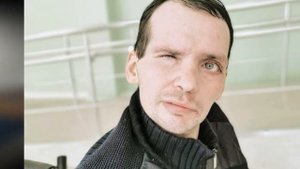 ЗРЕЛИЩЕ НЕ ДЛЯ СЛАБОНЕРВНЫХ! Как живет и выглядит сейчас тяжелобольной актер Алексей Янин?